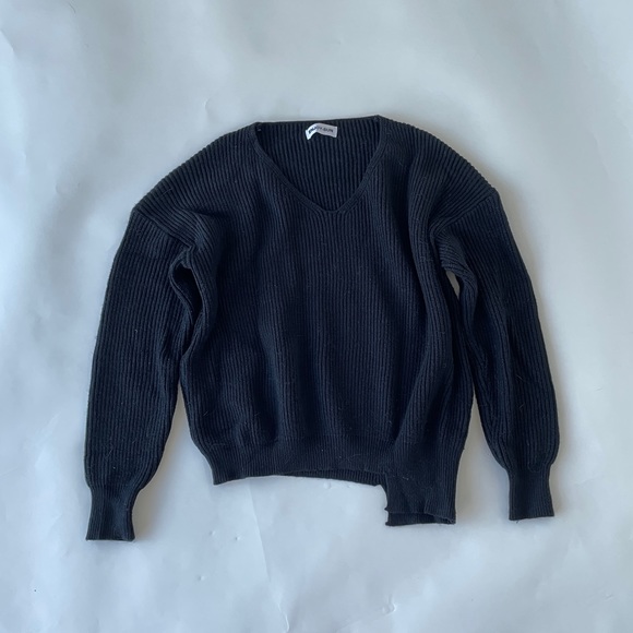 Slip sip hem oversized sweater (like new) - Picture 5 of 5